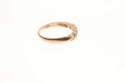 Lot 13 - 18ct five-stone diamond ring