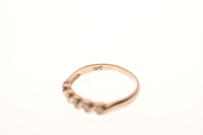 Lot 13 - 18ct five-stone diamond ring