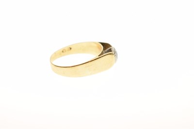 Lot 14 - 18ct yellow gold and solitaire diamond ring