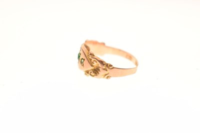 Lot 51 - Edwardian 9ct gold green garnet and diamond ring