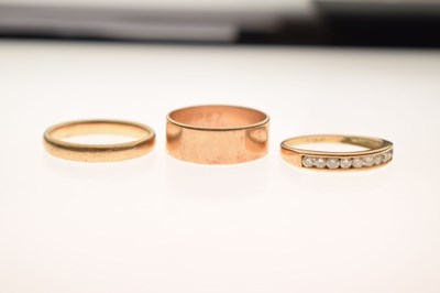 Lot 87 - Three 9ct gold rings