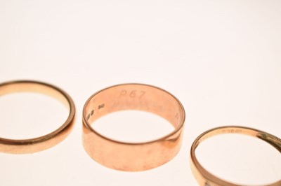 Lot 87 - Three 9ct gold rings