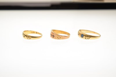 Lot 90 - Edwardian 18ct gold sapphire and diamond gypsy set three-stone ring
