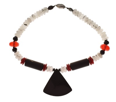 Lot 142 - Eleyne Williams - 'Portrait in Black and Red', a 'narrative' necklace