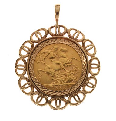 Lot 90 - Edward VII Sydney mint gold sovereign, 1904, in a 9ct gold pendant mount