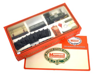 Lot 379 - Mamod stem railway locomotive set
