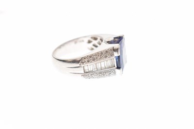 Lot 16 - Tanzanite and diamond 18ct white gold ring