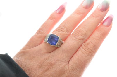 Lot 16 - Tanzanite and diamond 18ct white gold ring