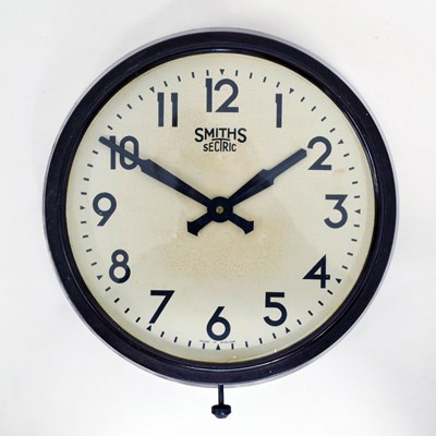 Lot 413 - Smiths Sectric Bakelite framed electric wall clock
