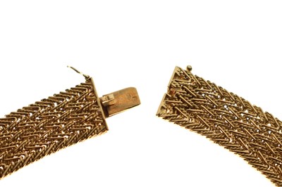 Lot 42 - Mid 20th century French 18ct (750) collar necklace of heavy gauge, 85.2g approx