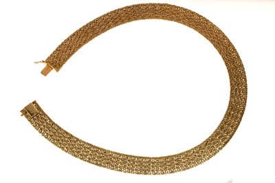 Lot 42 - Mid 20th century French 18ct (750) collar necklace of heavy gauge, 85.2g approx