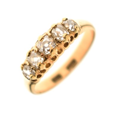 Lot 9 - Diamond 18ct yellow gold ring