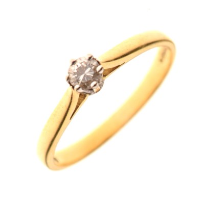 Lot 14 - 18ct gold diamond single stone ring