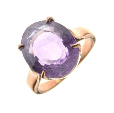 Lot 8 - Amethyst ring