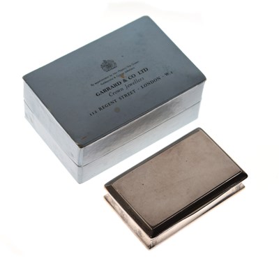 Lot 113 - Nathaniel Mills - George IV silver snuff box