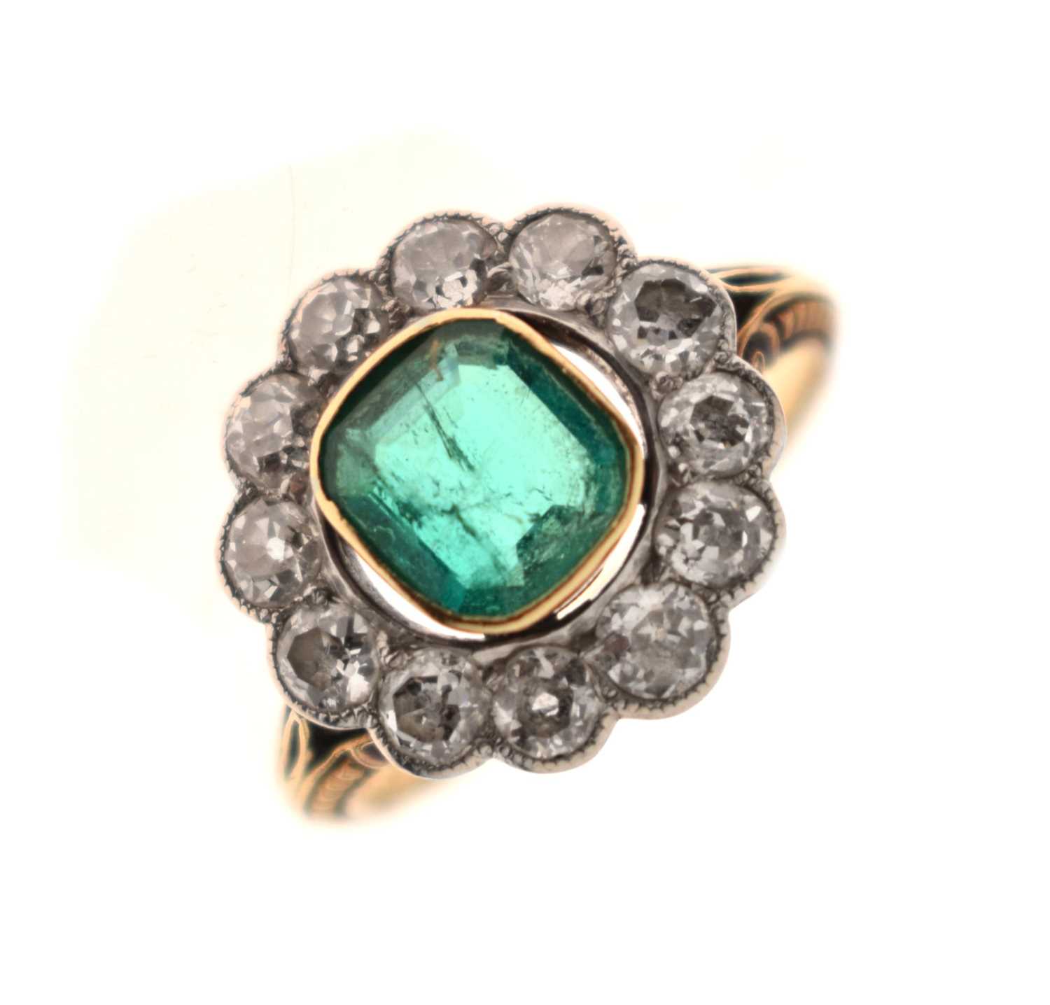 Lot 20 - Early 20th century emerald and diamond 18ct yellow gold cluster ring