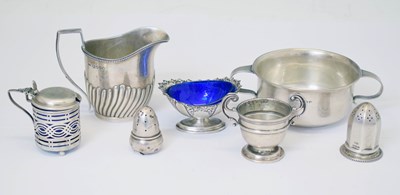 Lot 387 - Collection of silver items to include a Victorian silver cream jug