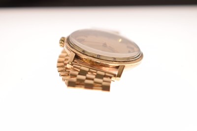 Lot 90 - Omega - Gentleman's 1970s 9ct gold bracelet watch