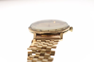 Lot 90 - Omega - Gentleman's 1970s 9ct gold bracelet watch