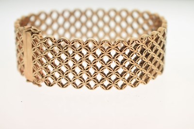 Lot 51 - 9ct gold mesh bracelet