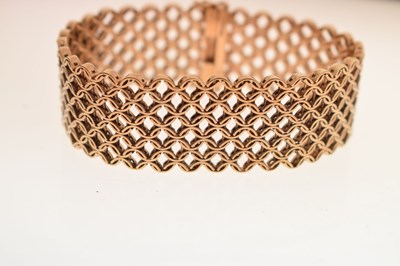 Lot 51 - 9ct gold mesh bracelet