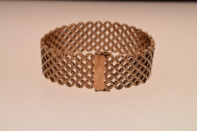 Lot 51 - 9ct gold mesh bracelet