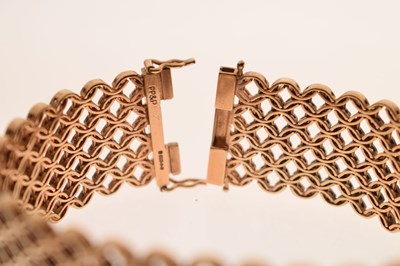 Lot 51 - 9ct gold mesh bracelet
