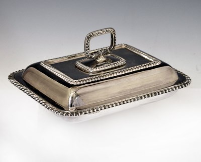 Lot 149 - George V silver entree or vegetable dish and cover