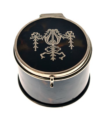 Lot 119 - Edward VII silver and tortoiseshell lidded pot