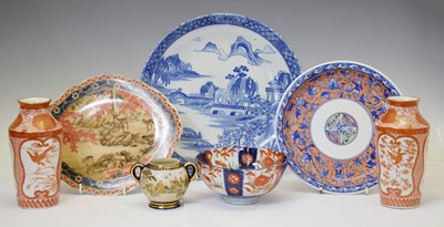 Lot 678 - Group of Chinese and Japanese ceramics