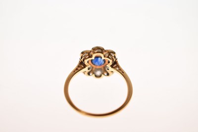 Lot 15 - Art Deco sapphire and diamond flower head cluster ring