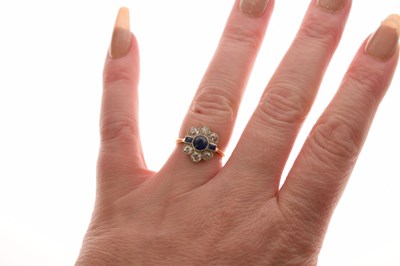 Lot 15 - Art Deco sapphire and diamond flower head cluster ring