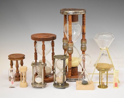 Lot 505 - Eleven assorted hourglasses and sand timers