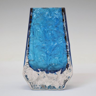 Lot 588 - Whitefriars Kingfisher coffin vase