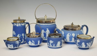 Lot 595 - Assorted blue Jasperware