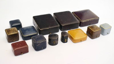 Lot 305 - Assorted vintage jewellery boxes/cases