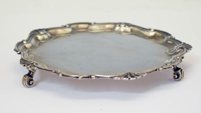 Lot 416 - Edward VII silver waiter or card tray, with piecrust edge