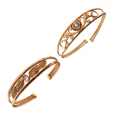 Lot 192 - 9ct gold torque bangle set a blue topaz-coloured stone, etc