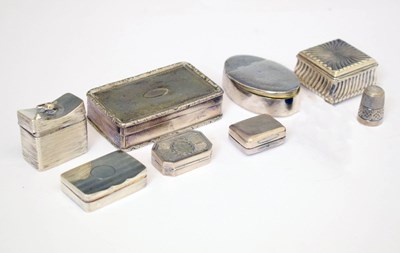 Lot 390 - George III silver vinaigrettes, George IV silver snuff box, etc