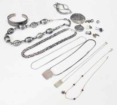 Lot 277 - Collection of silver and '925' white metal jewellery, etc