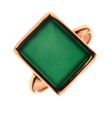 Lot 41 - Green chalcedony intaglio ring