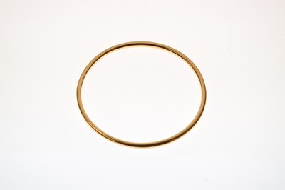 Lot 57 - Eastern high carat yellow metal bangle