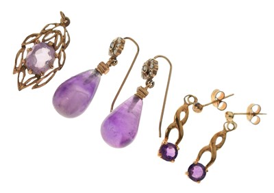Lot 219 - Pair of teardrop amethyst and seed pearl yellow metal drop earrings, etc