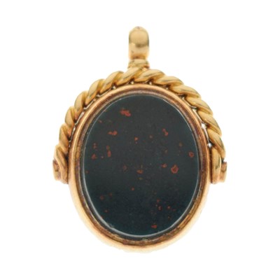 Lot 120 - Late Victorian bloodstone and carnelian 18ct gold swivel fob
