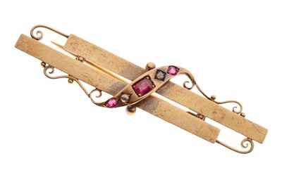 Lot 92 - Victorian ruby and diamond bar brooch, stamped '15ct'