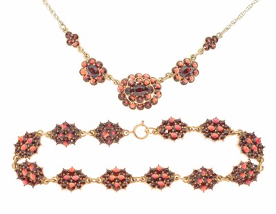 Lot 179 - Victorian-style garnet yellow metal bracelet and necklace