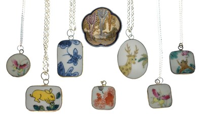 Lot 285 - Group of Chinese porcelain 'Fragment' jewellery and Japanese Satsuma brooch