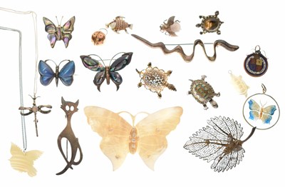 Lot 299 - Group of animal themed jewellery