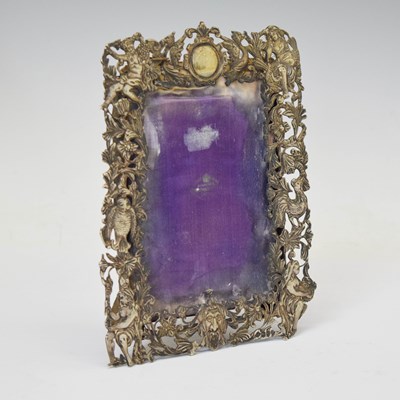 Lot 287 - William Comyns - Late Victorian silver photograph frame