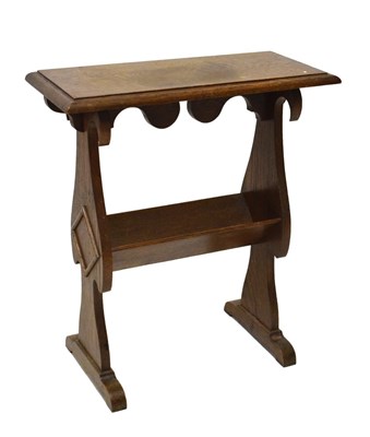 Lot 674 - Oak side table
